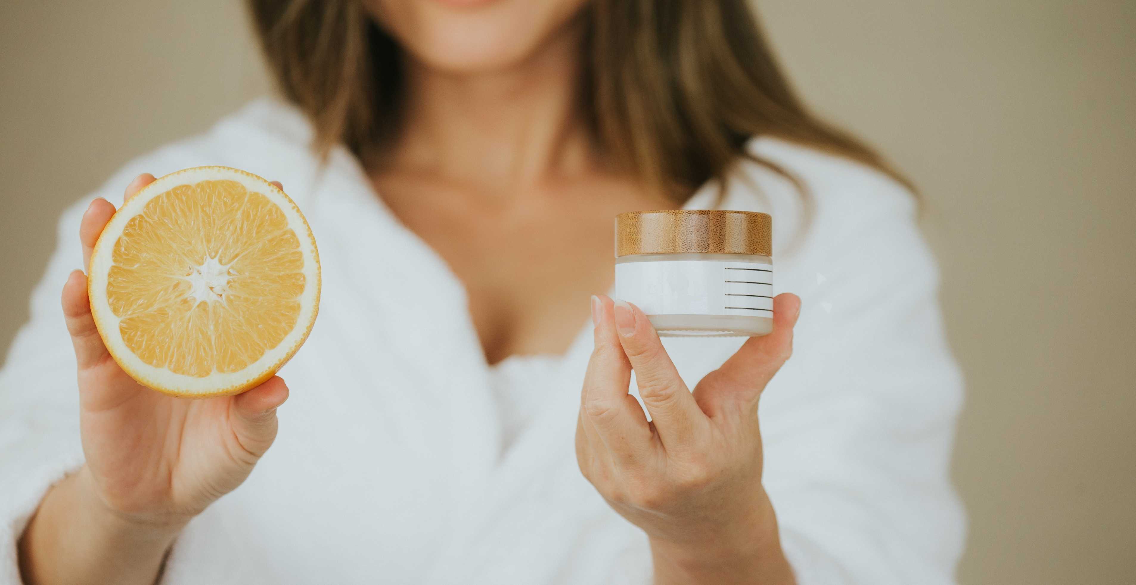 Vitamin C in Skincare: 6 Reasons Why You Should Use It
